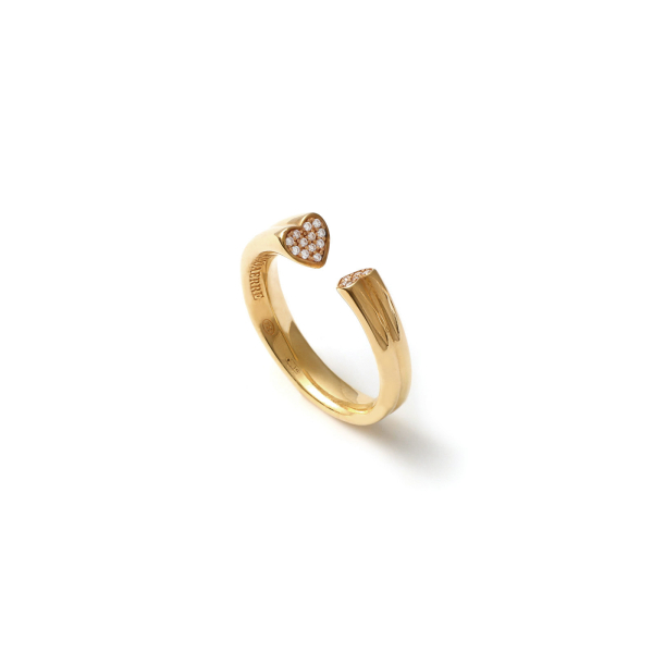 Golden silver ring with heart pavé